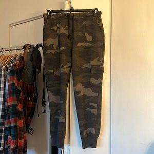 PINK Victoria’s Secret Cargo Joggers